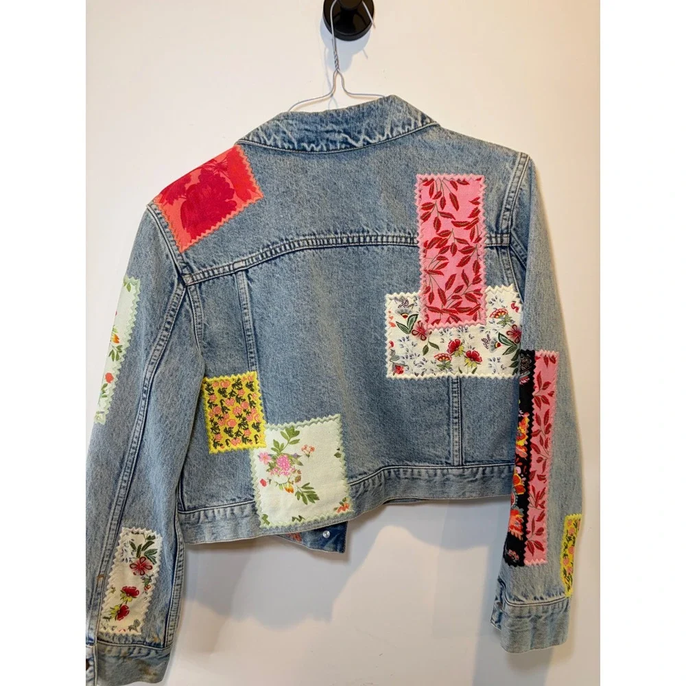 Alice + Olivia Jeans Patchwork Cropped Denim Jacket Light Wash Floral - Picture 7 of 9